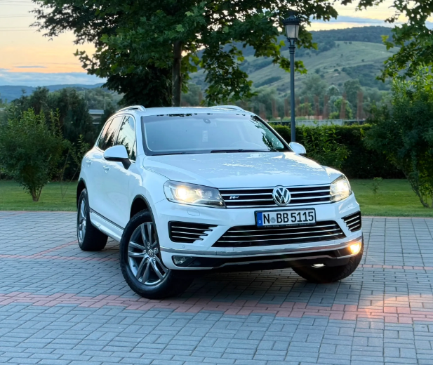 Volkswagen Touareg 3.0 V6 TDI Blue Motion DPF Automatik — foto 2