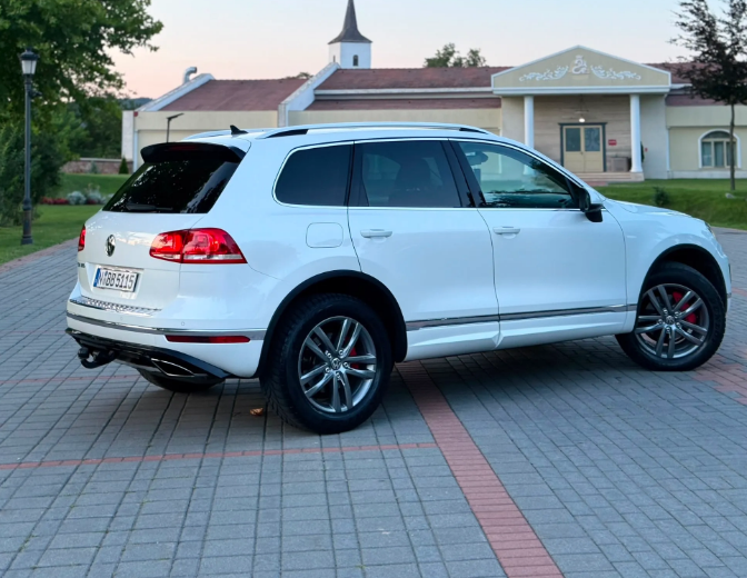 Volkswagen Touareg 3.0 V6 TDI Blue Motion DPF Automatik — foto 5