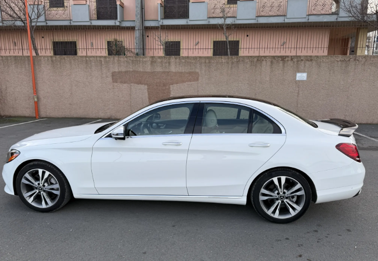 Mercedes-Benz C 300 9G-TRONIC — foto 5