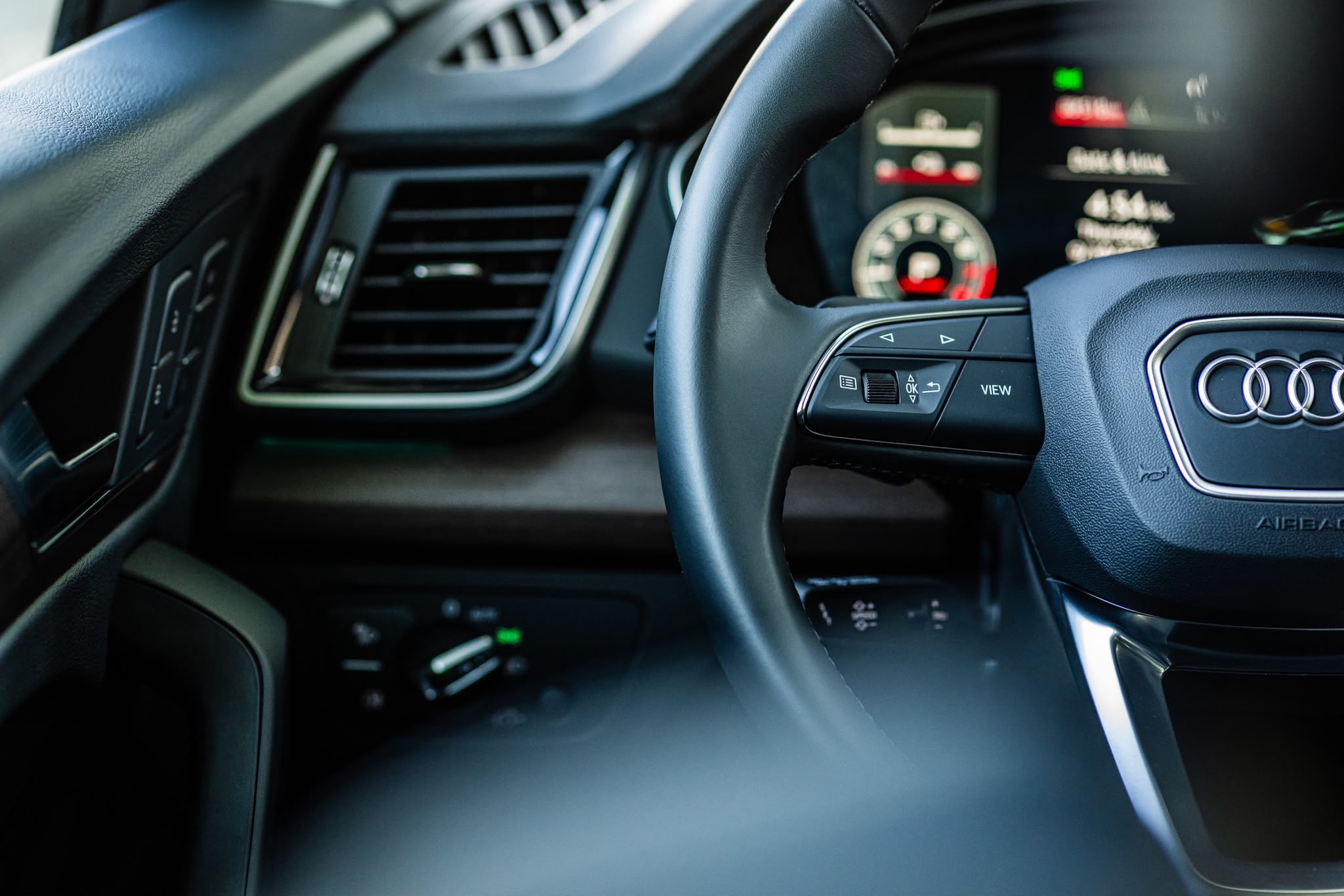 Audi Q5 S line 55 TFSI e quattro PHEV nou, unic proprietar. — foto 3