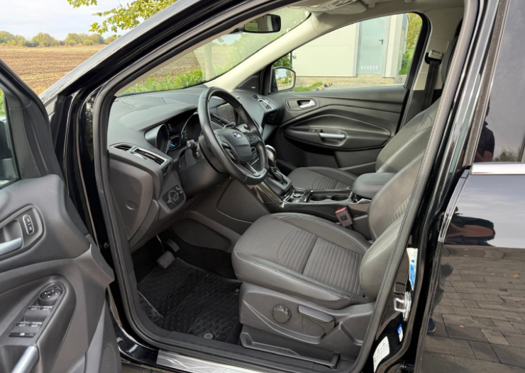 Ford Kuga 2.0 TDCi 4WD Powershift Titanium — foto 2