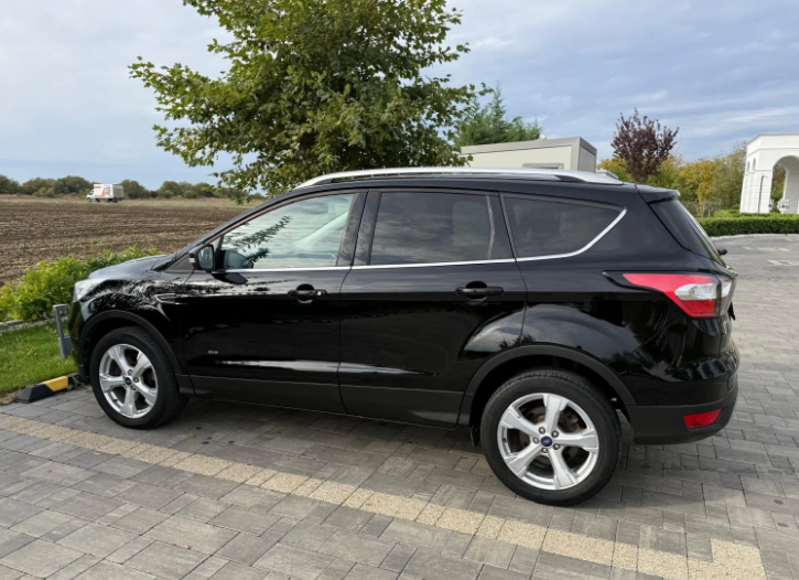 Ford Kuga 2.0 TDCi 4WD Powershift Titanium — foto 4