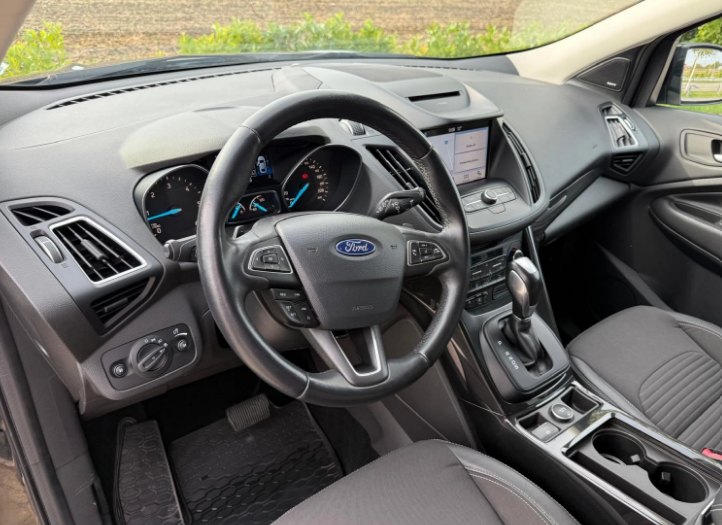 Ford Kuga 2.0 TDCi 4WD Powershift Titanium — foto 5
