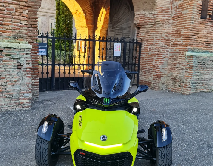 Can-Am Spyder — foto 2