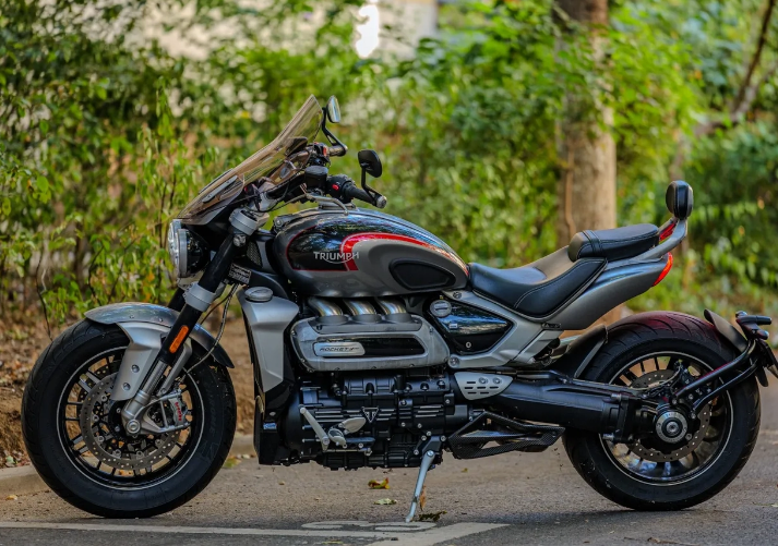Triumph Rocket 3 GT Triple Black — foto 2