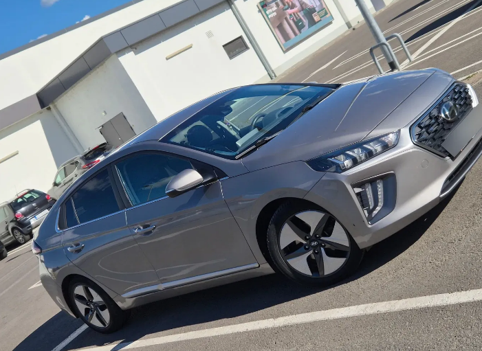 Hyundai IONIQ