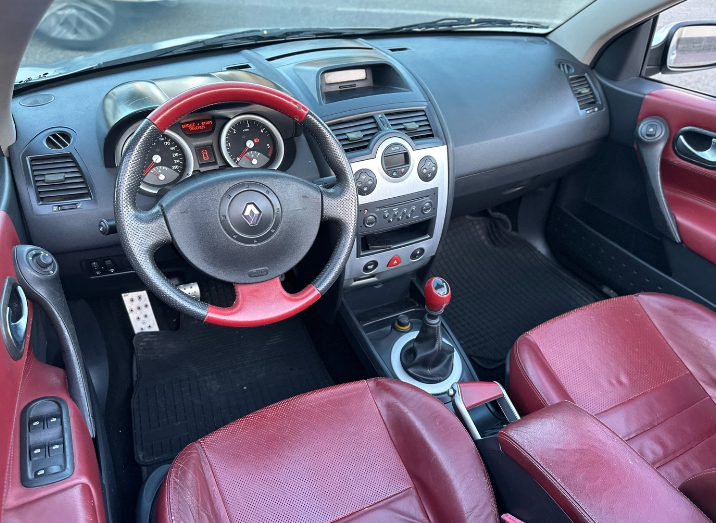 Renault Megane 1.9 dCi Coupe-Cabriolet Luxe Privilege — foto 4