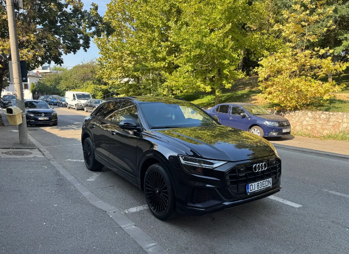 Audi Q8 SUV TFSI quattro 250 kW tiptronic S line business