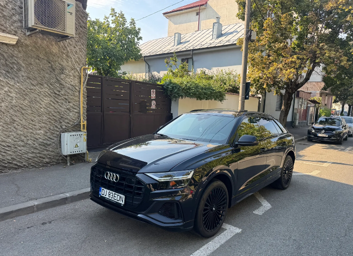 Audi Q8 SUV TFSI quattro 250 kW tiptronic S line business — foto 2