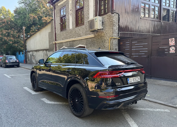 Audi Q8 SUV TFSI quattro 250 kW tiptronic S line business — foto 3