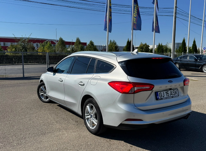 Ford Focus 2.0 EcoBlue Active Business — foto 4