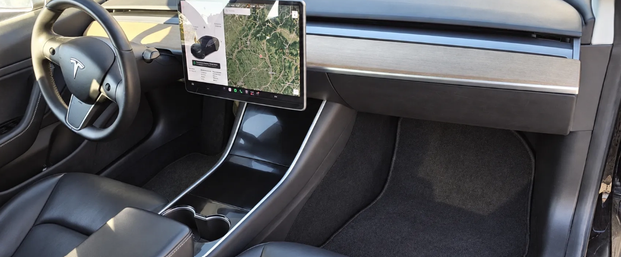 Tesla Model 3 — foto 5
