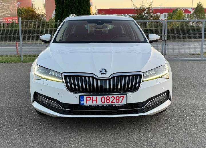 Skoda Superb 2.0 TDI DSG Style — foto 3